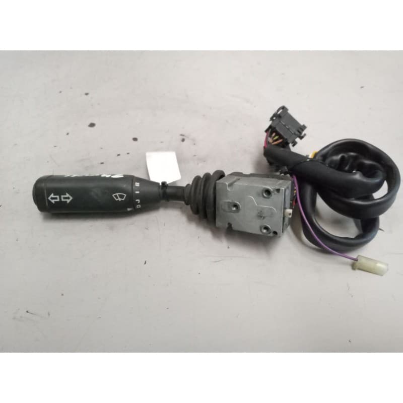 Recambio de mando intermitentes para man f 90 19.272 fg batalla 5000 pma 18 larga distancia referencia OEM IAM 81255090124 - Negro
