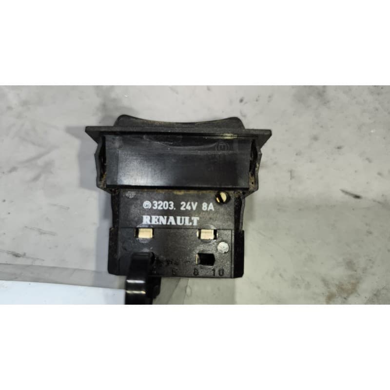 Recambio de mando elevalunas delantero izquierdo para renault magnum ab diesel referencia OEM IAM - Blanco