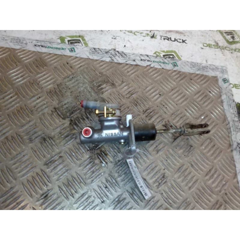 Recambio de bombin embrague para nissan cabstar 01.04 cabina simple cabina individual referencia OEM IAM - Blanco