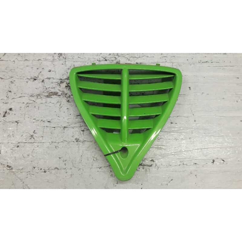 Recambio de rejilla delantera central para piaggio (vespa) nrg referencia OEM IAM - Azul