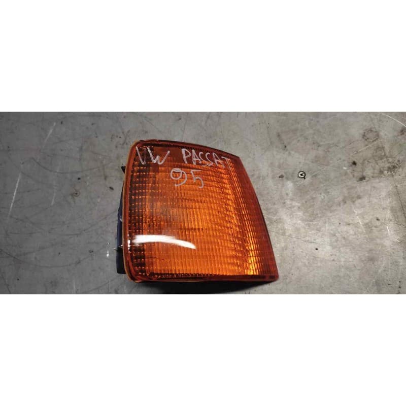 Recambio de piloto delantero derecho para volkswagen passat berlina (3a2) 1.8 referencia OEM IAM