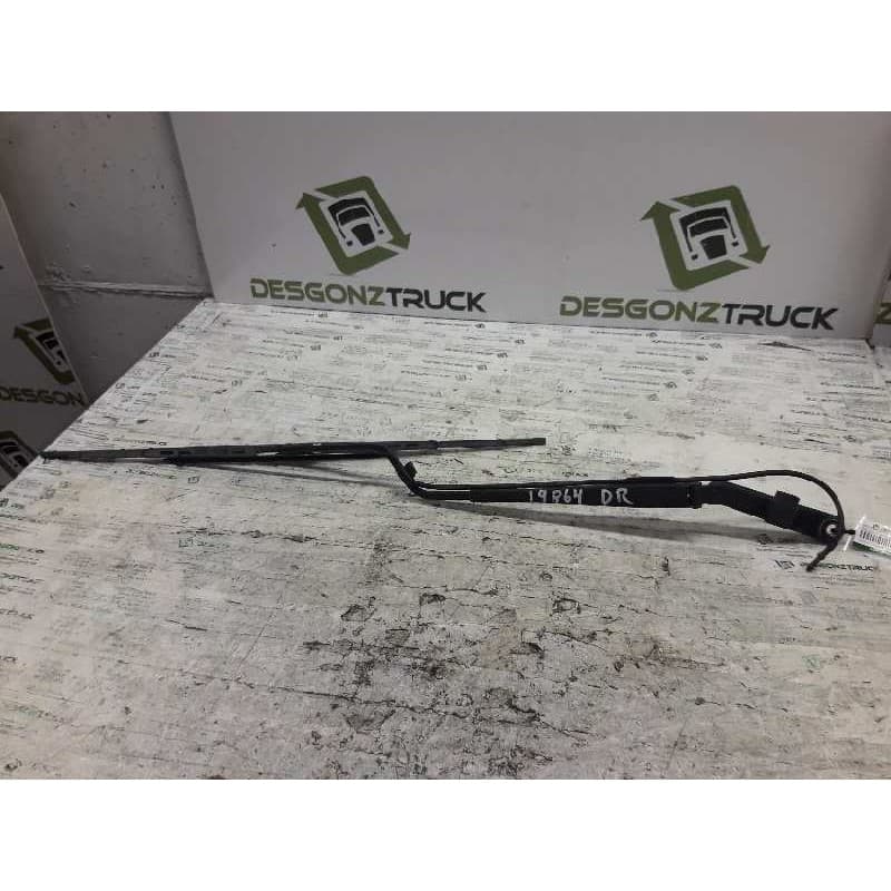 Recambio de brazo limpia delantero derecho para renault master desde '98 referencia OEM IAM 7700352999 - Verde