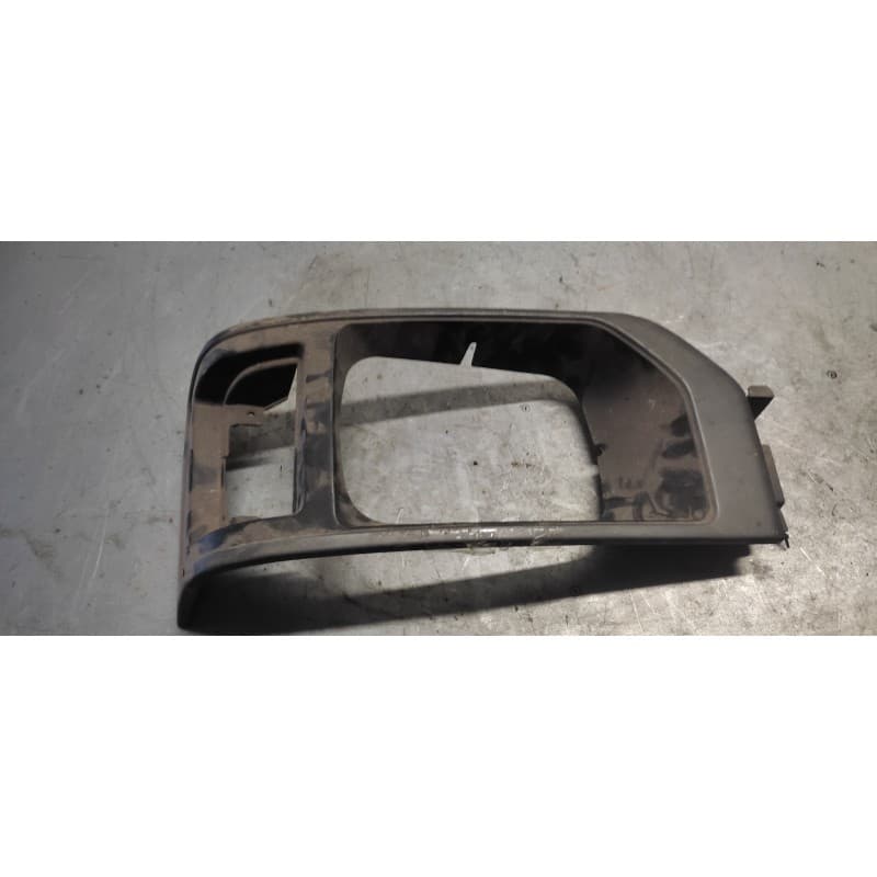 Recambio de molduras delanteras para isuzu van midi van midi caja cerrada, corto referencia OEM IAM CONTORNO FARO DERECHO