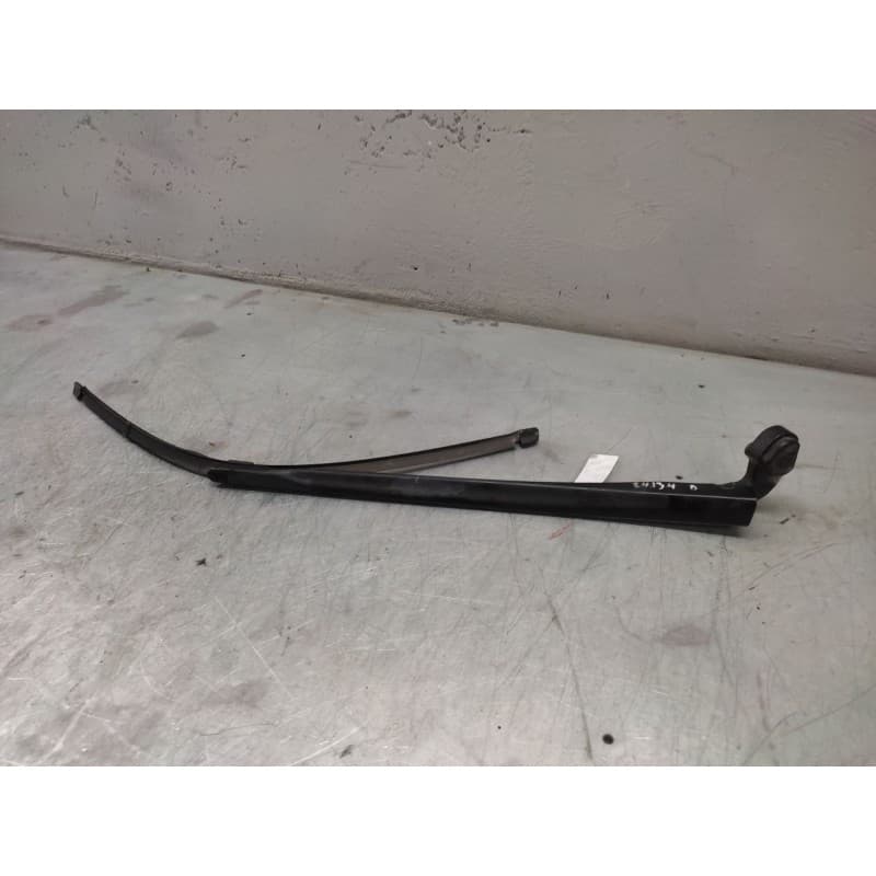 Recambio de brazo limpia delantero derecho para seat leon (1p1) 1.9 tdi referencia OEM IAM 178976 - Negro