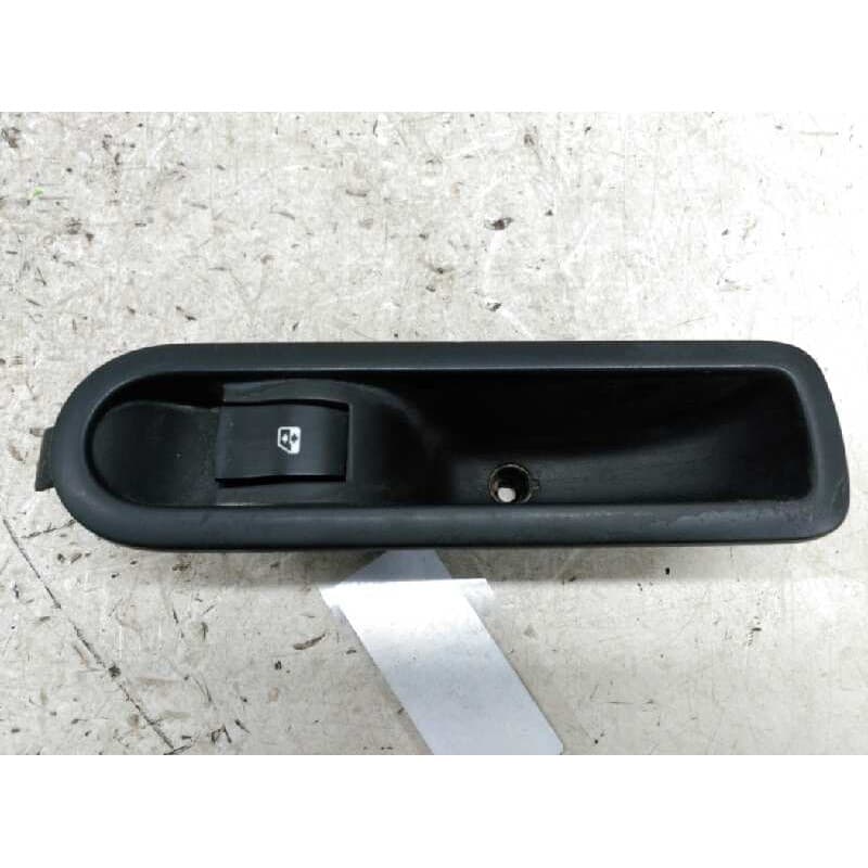 Recambio de mando elevalunas trasero izquierdo para renault megane ii familiar 1.9 dci diesel referencia OEM IAM - Rojo