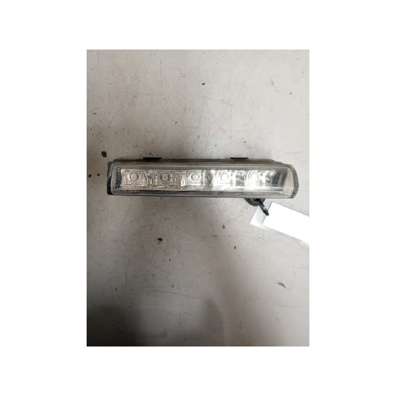 Recambio de faro derecho para mercedes-benz actros bm 963 2-achser referencia OEM IAM A9608201056 FARO LUZ DIURNA - Blanco