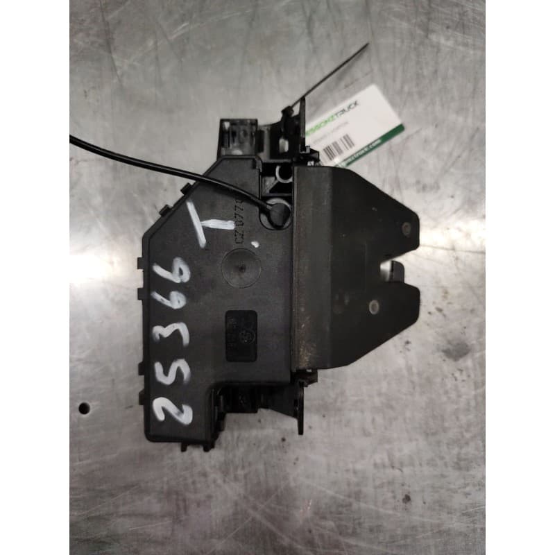 Recambio de cerradura maletero / porton para bmw 1 (e81) 118 d referencia OEM IAM - Negro