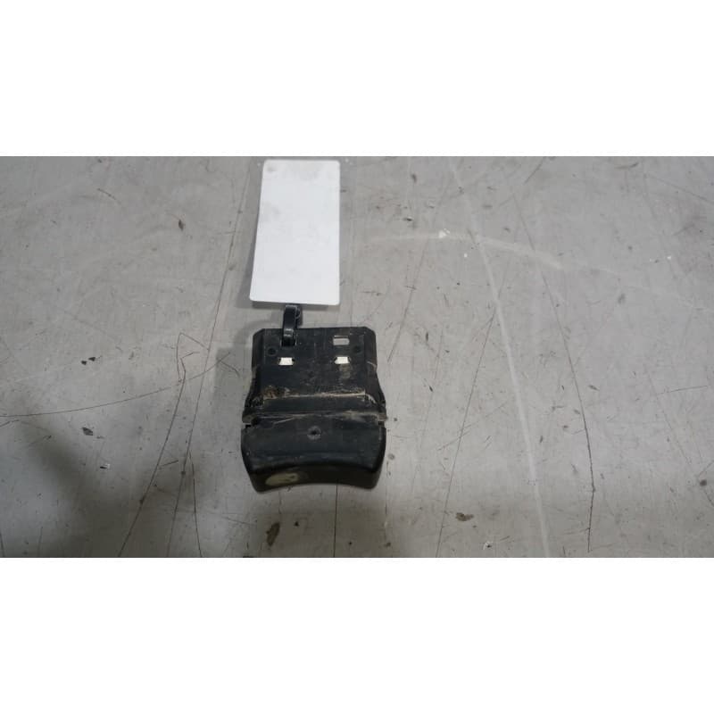 Recambio de mando elevalunas delantero derecho para renault midlum 6.2 diesel referencia OEM IAM - Blanco