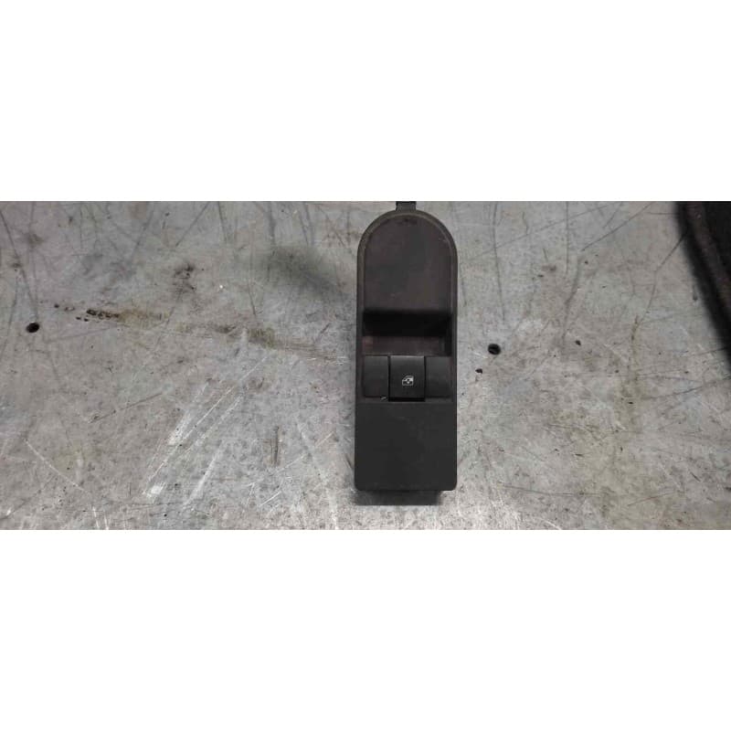 Recambio de mando elevalunas delantero derecho para opel zafira b cosmo referencia OEM IAM 13228709 - Negro