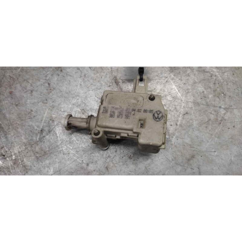 Recambio de motor cierre centralizado porton para seat leon (1m1) last edition referencia OEM IAM 3B0959781 2 PINS