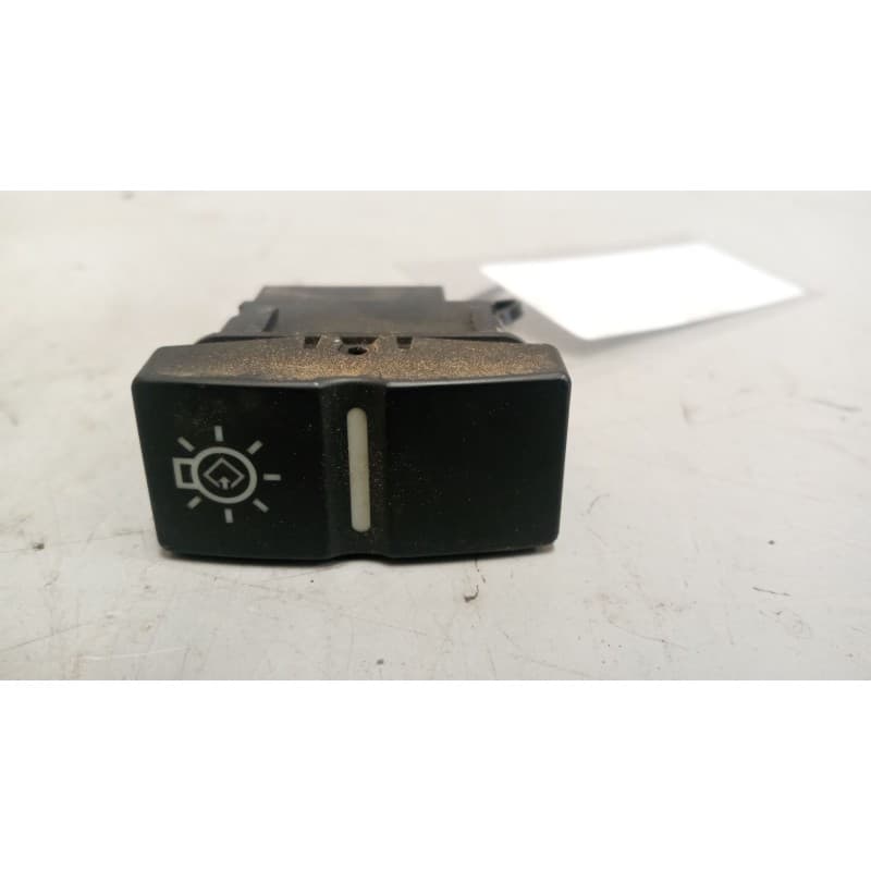 Recambio de interruptor para man tgx 18.480 12.4 diesel referencia OEM IAM 81255030321 - Blanco