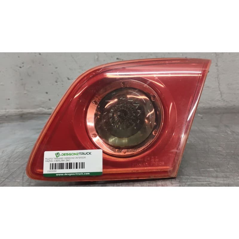 Recambio de piloto trasero derecho interior para mazda 3 berlina (bk) 1.6 vvt active referencia OEM IAM - Rojo