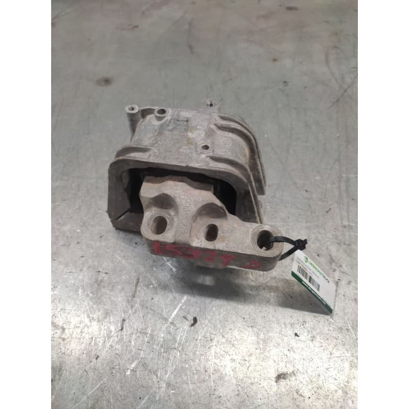 Recambio de soporte motor derecho para seat toledo (5p2) magnus referencia OEM IAM 1K0199262BB - Blanco