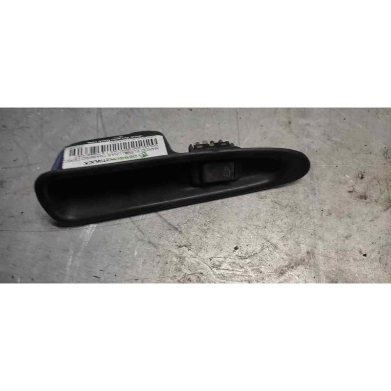Recambio de mando elevalunas trasero derecho para volvo s40 berlina 1.9 diesel cat referencia OEM IAM 03458028 5 PINS