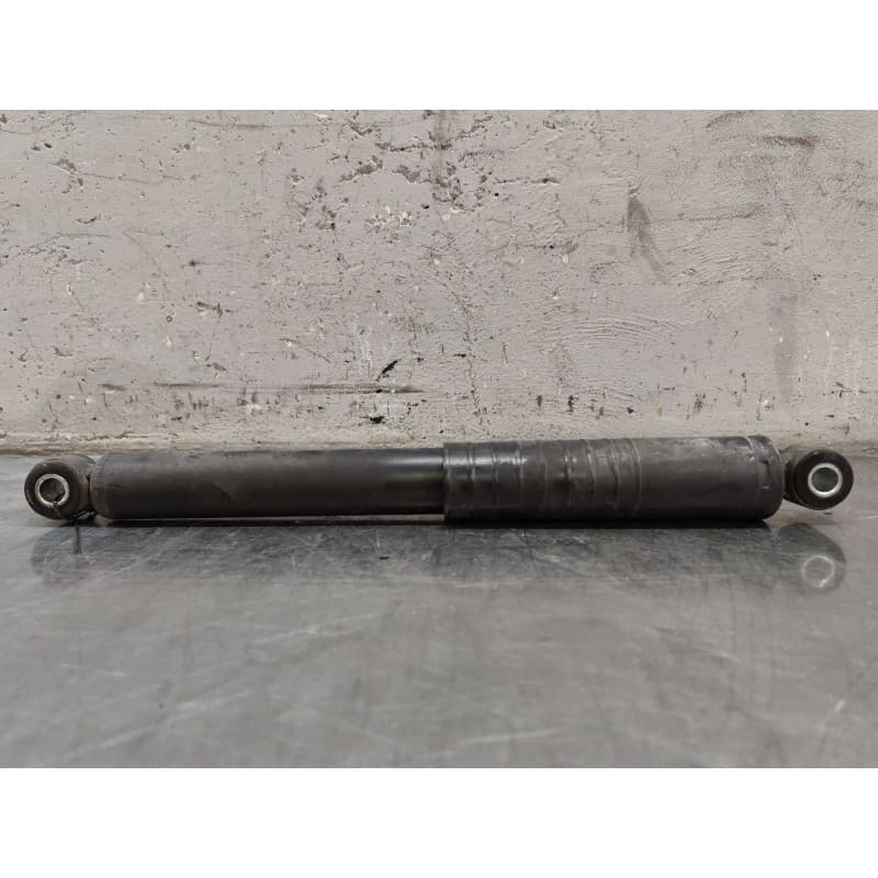 Recambio de amortiguador trasero derecho para iveco daily config. paquetería cabina simple 35s... batalla 3750 referencia OEM IA - Blanco