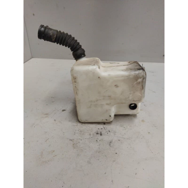 Recambio de deposito limpia para nissan trucks l35.09 ... referencia OEM IAM - Blanco