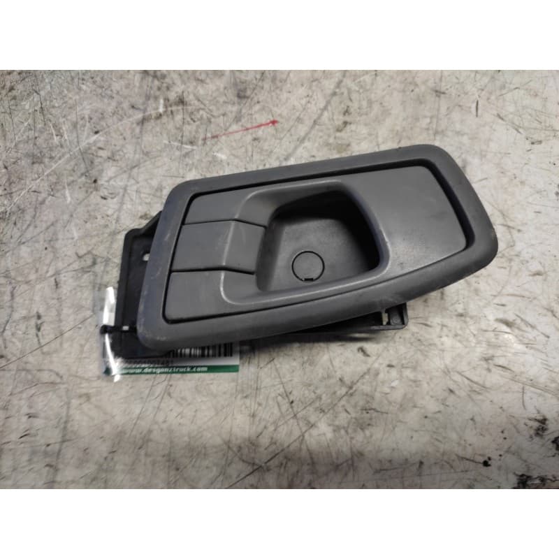 Recambio de maneta interior trasera derecha para kia carens 2.0 turbodiesel cat referencia OEM IAM - Blanco