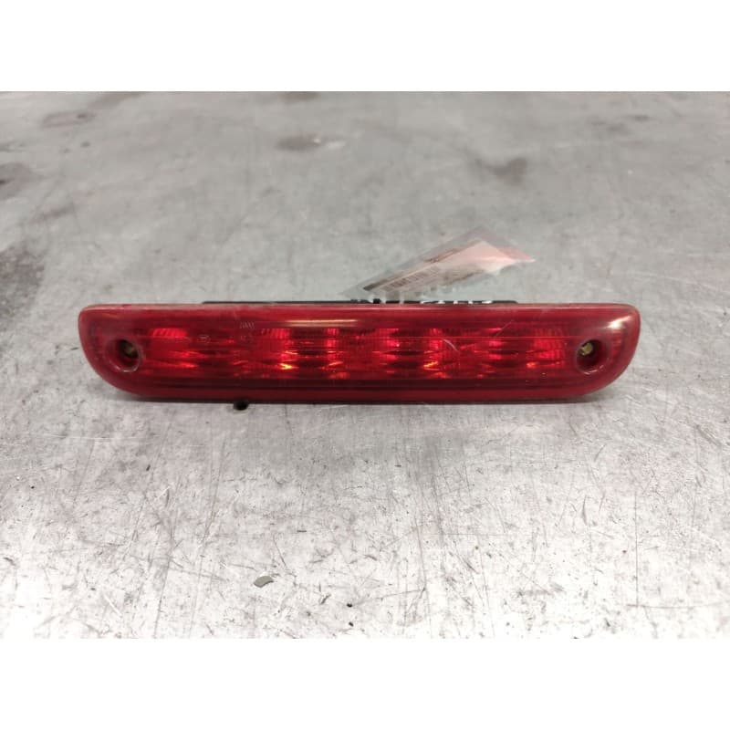 Recambio de luz central de freno para peugeot boxer furgoneta 2.0 bluehdi 130 referencia OEM IAM 1340670080 - Blanco