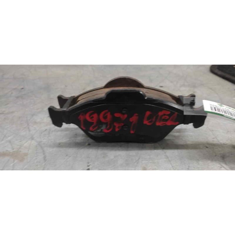 Recambio de pastillas de freno delanteras para ford fiesta (cbk) ambiente referencia OEM IAM 90R01112200