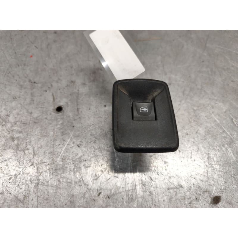 Recambio de mando elevalunas delantero derecho para dacia dokker essential referencia OEM IAM 6 PINS - Blanco