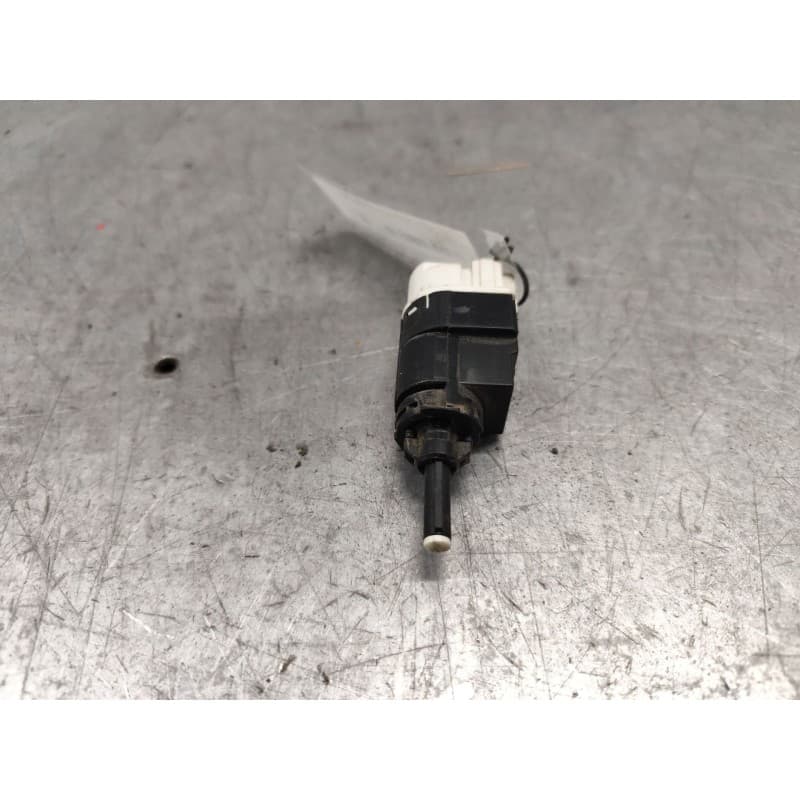 Recambio de interruptor para dacia dokker essential referencia OEM IAM 253206170R 4 PINS - Blanco