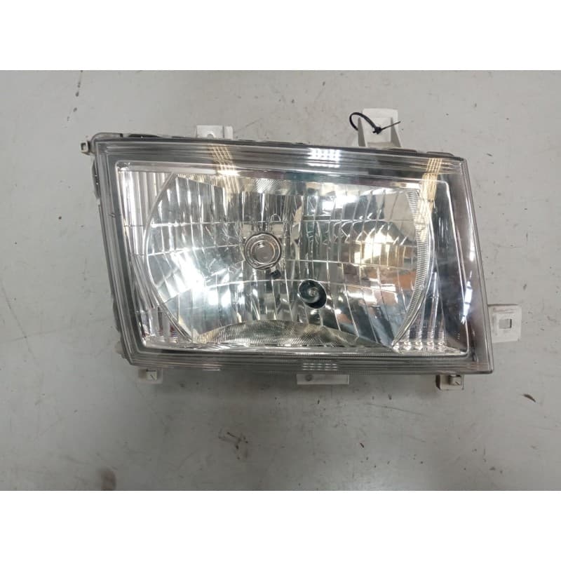 Recambio de faro derecho para mitsubishi canter 3c13 referencia OEM IAM mk581216