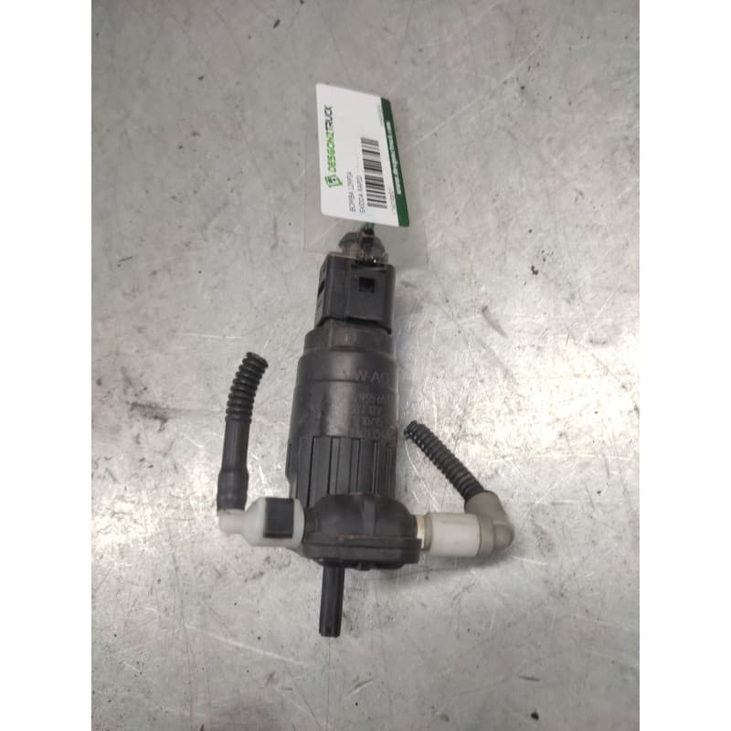 Recambio de bomba limpia para skoda rapid ambition referencia OEM IAM 1K6955651 2 PINS - Blanco