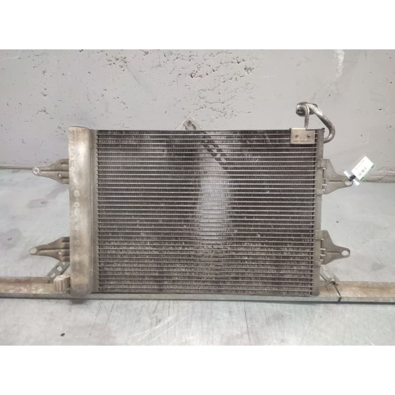 Recambio de condensador / radiador a/a para volkswagen polo (9n1) gt referencia OEM IAM 6Q0820411J - Gris