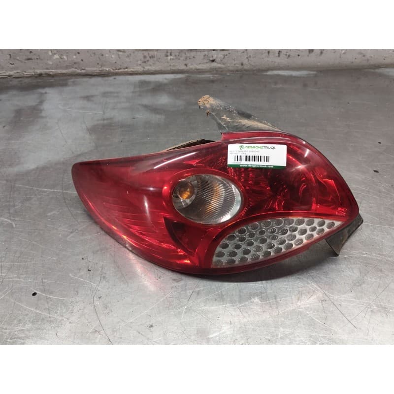 Recambio de piloto trasero derecho para peugeot 206+ básico referencia OEM IAM - Rojo