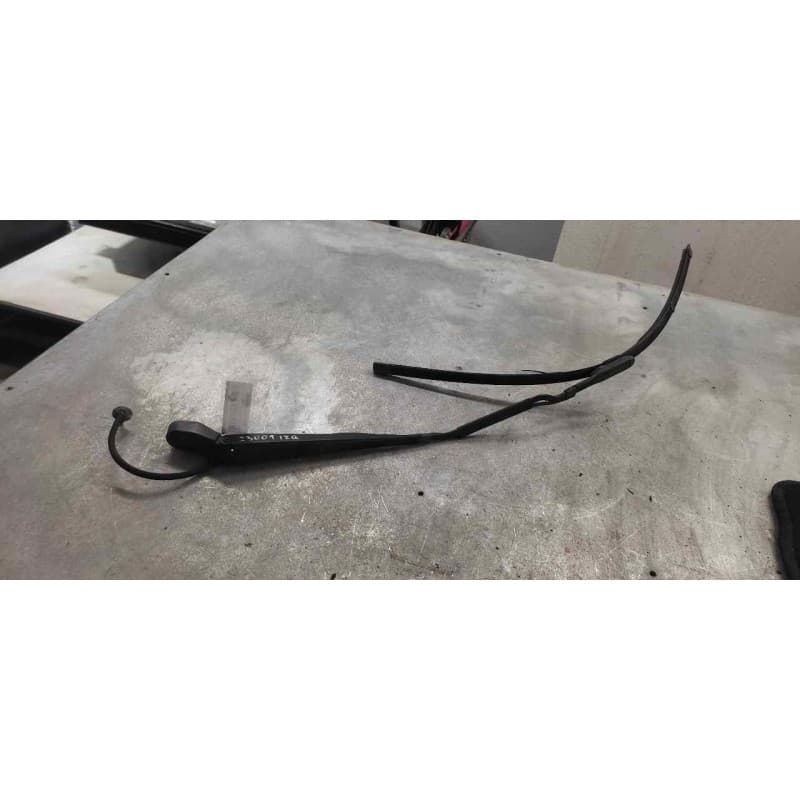 Recambio de brazo limpia delantero izquierdo para mercedes-benz vito kasten (639) 2.1 cdi referencia OEM IAM - Blanco