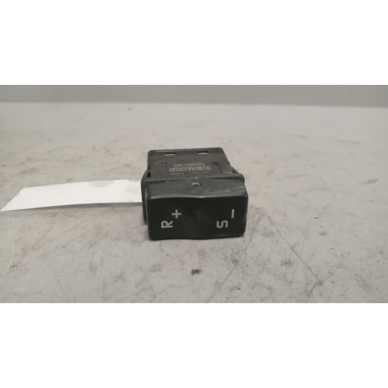 Recambio de interruptor para renault premium route 2006 fas 4x2 larga distancia referencia OEM IAM 7420851305