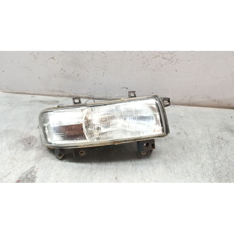 Recambio de faro derecho para renault master ii furgoneta (fd) 2.5 d referencia OEM IAM - Blanco