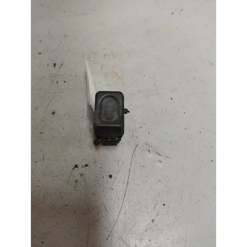 Recambio de interruptor para scania serie 4 (p/r 164 l) 15.6 diesel referencia OEM IAM 353625 - Blanco