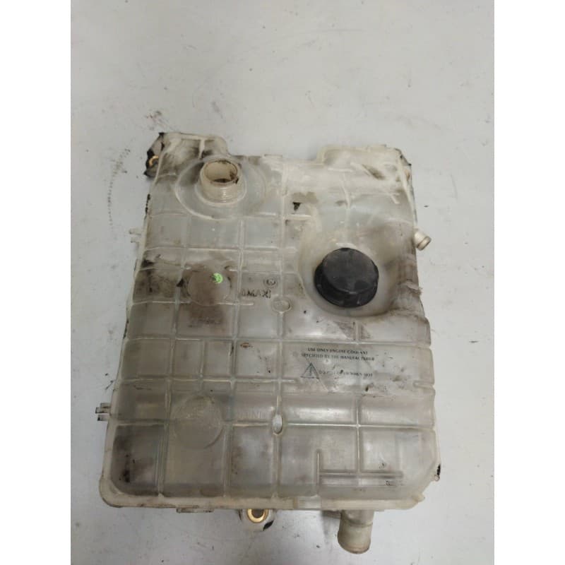 Recambio de deposito expansion para renault kerax 340.249 kw e2 referencia OEM IAM 7421017015 - Blanco
