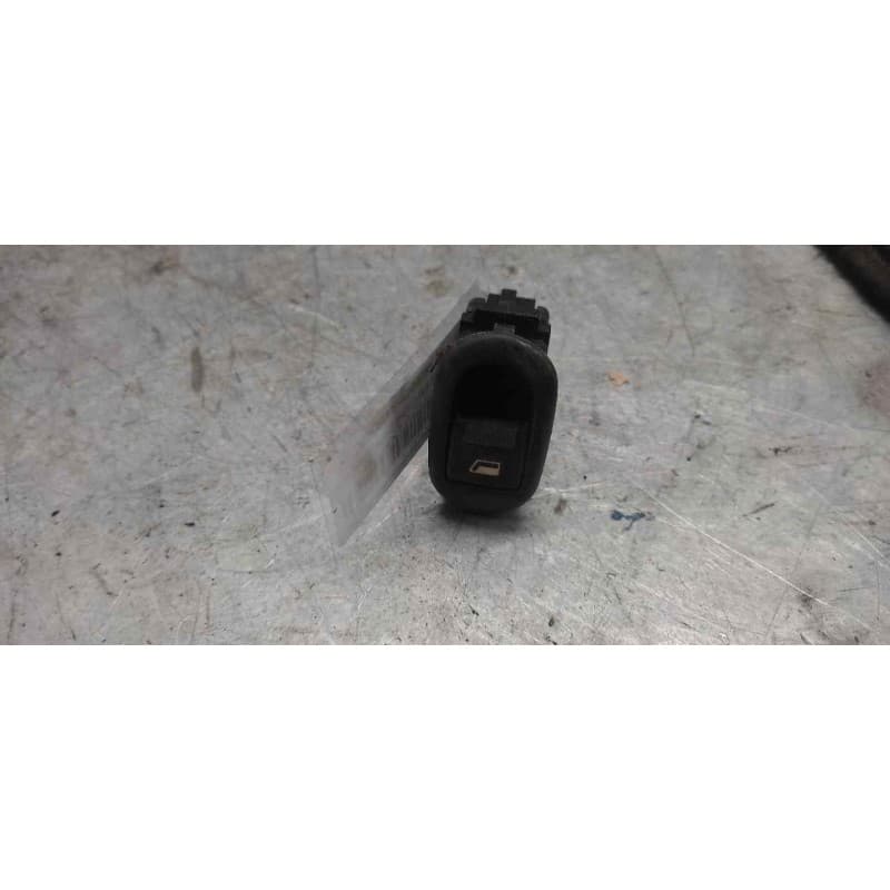 Recambio de mando elevalunas delantero derecho para citroën c3 hdi 70 furio referencia OEM IAM 96605364XT 7 PINS