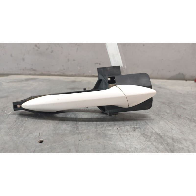 Recambio de maneta exterior delantera derecha para hyundai i30 (gd) 1.6 crdi referencia OEM IAM - Blanco
