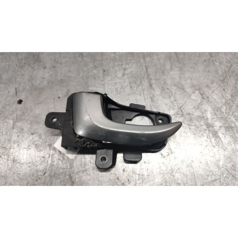 Recambio de maneta interior delantera izquierda para hyundai i30 (gd) 1.6 crdi referencia OEM IAM 82613 - Blanco