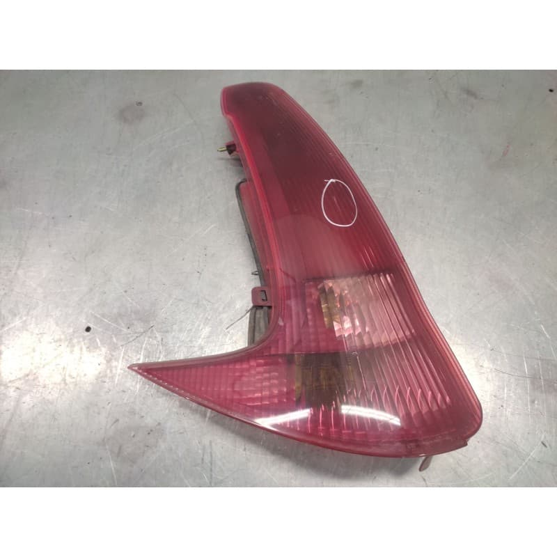 Recambio de piloto trasero izquierdo para peugeot 206 sw (2e/k) 1.4 hdi referencia OEM IAM - Gris
