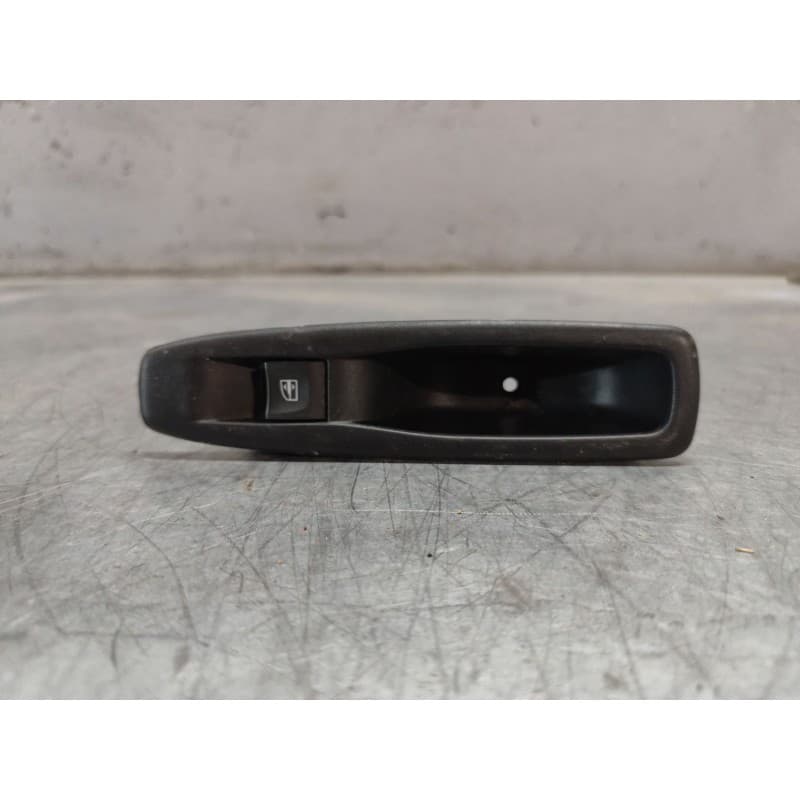 Recambio de mando elevalunas trasero izquierdo para renault captur i (j5_, h5_) 1.5 dci 90 referencia OEM IAM 829614619R - Crema