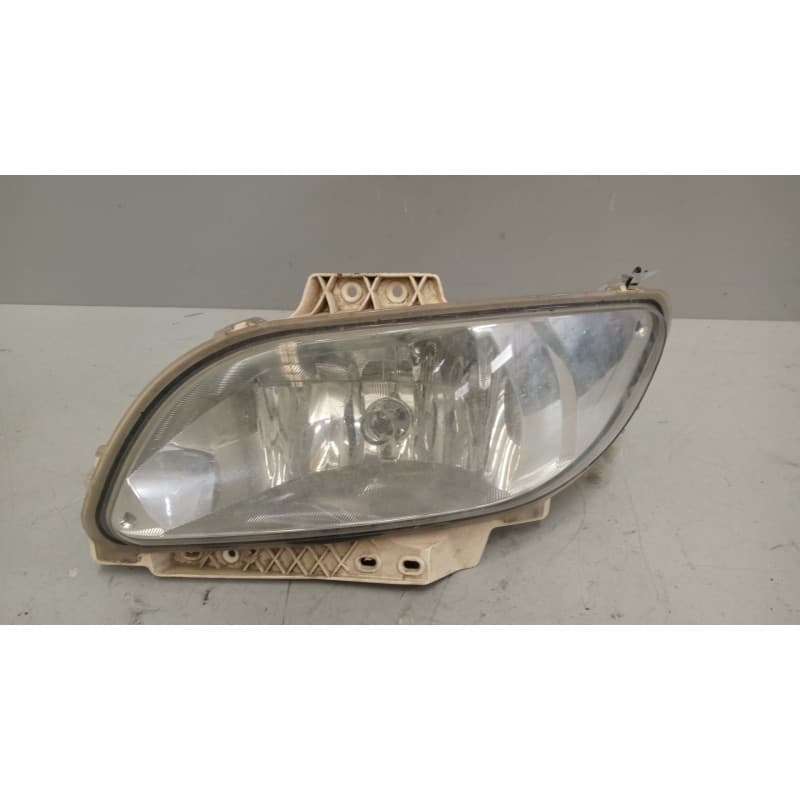 Recambio de faro antiniebla izquierdo para daf serie xf106 referencia OEM IAM