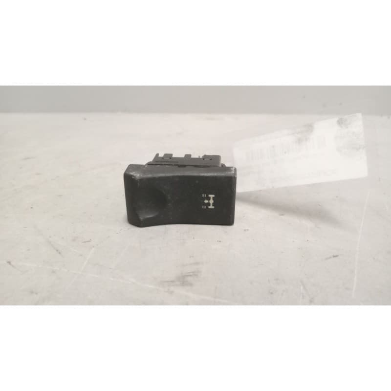 Recambio de interruptor para renault hr 420.18/26 premium 01 11.1 diesel referencia OEM IAM 5010232171 - Blanco