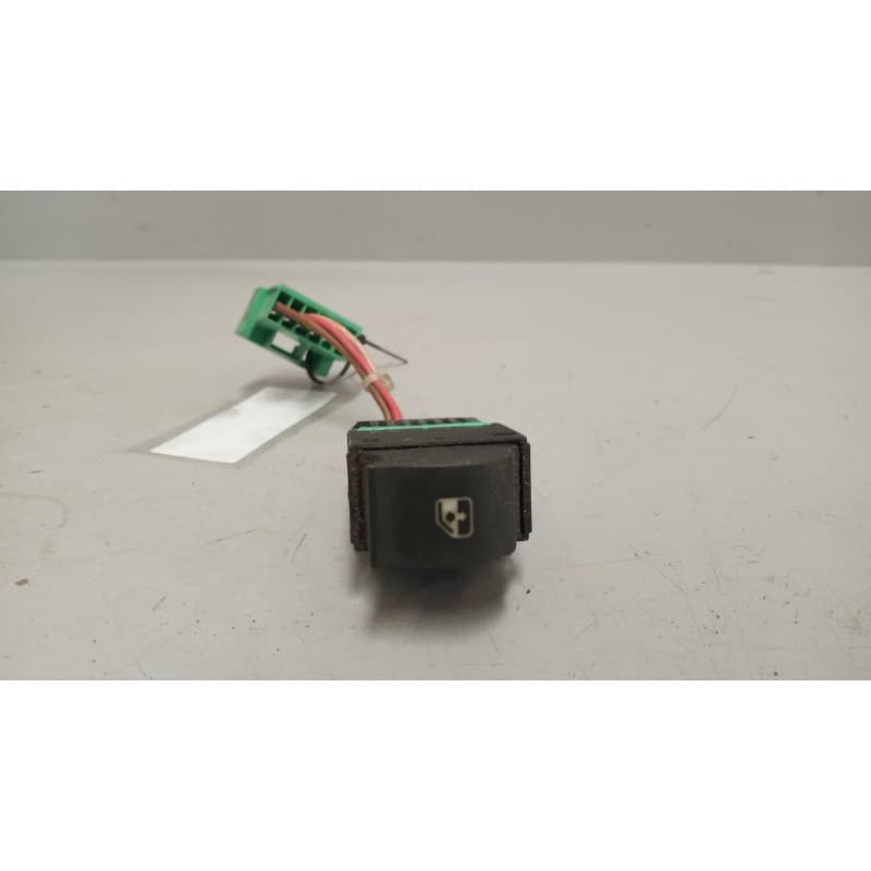 Recambio de mando elevalunas delantero izquierdo para iveco stralis (ad/at) fg at y / p 6x2 larga distancia referencia OEM IAM 5 - Blanco