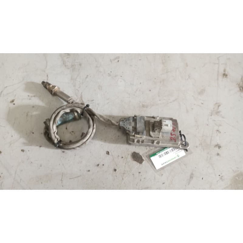 Recambio de sensor noxe para scania magnus referencia OEM IAM 2294290 - Amarillo