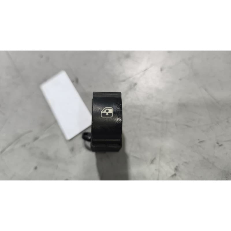 Recambio de mando elevalunas delantero izquierdo para iveco stralis (as) 11.1 diesel referencia OEM IAM 504266733 - Blanco