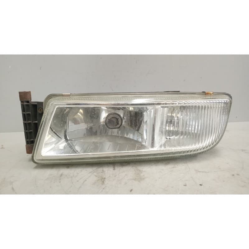 Recambio de faro antiniebla izquierdo para man tgs 18.480 12.4 diesel referencia OEM IAM