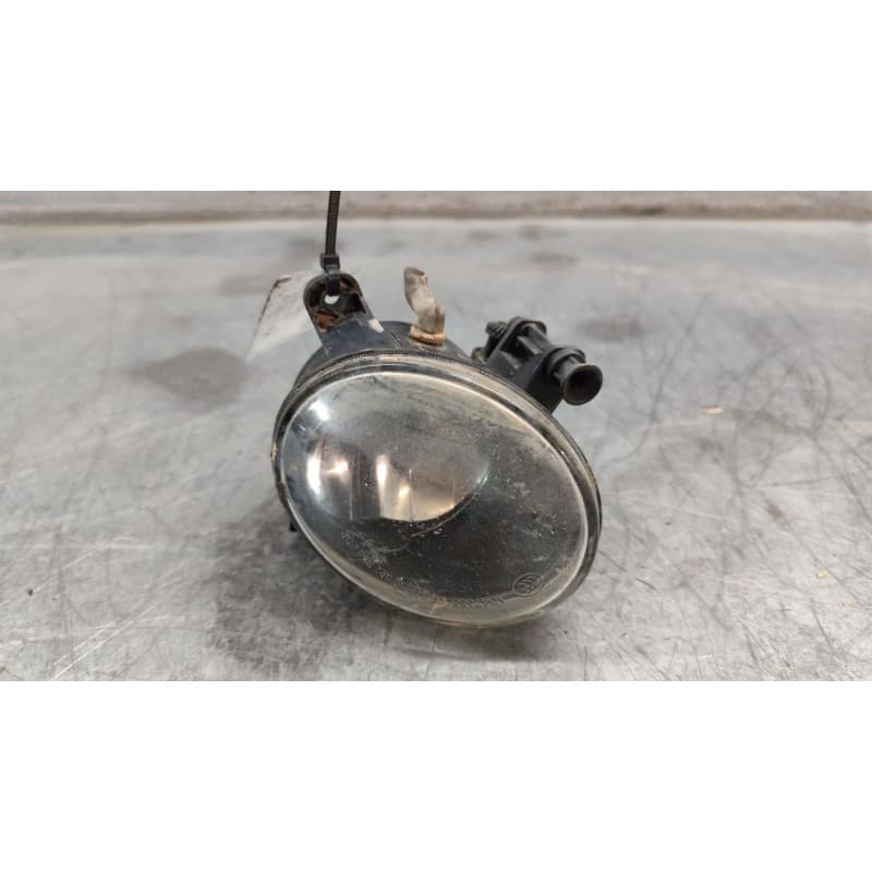 Recambio de faro antiniebla derecho para seat exeo (3r2) 2.0 tdi referencia OEM IAM a047358 - Blanco