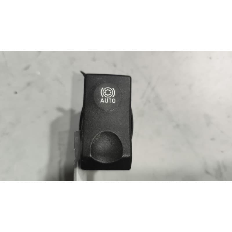 Recambio de interruptor para renault magnum ab diesel referencia OEM IAM 5010379357 - Blanco