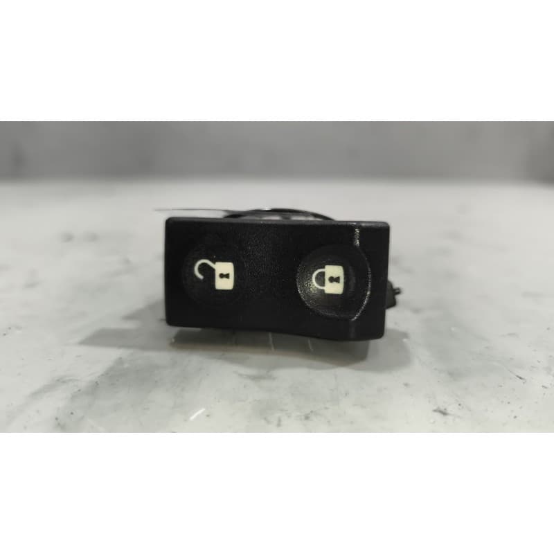 Recambio de interruptor para renault magnum ab diesel referencia OEM IAM 5010589024 - Blanco