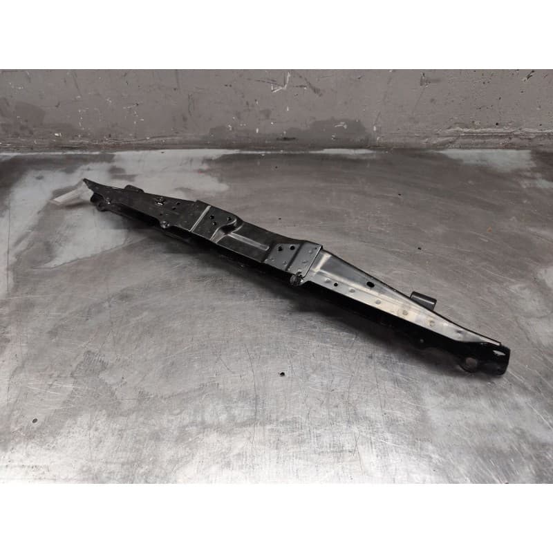 Recambio de refuerzo paragolpes trasero para toyota auris (_e18_) 1.8 hybrid (zwe186_) referencia OEM IAM - Blanco