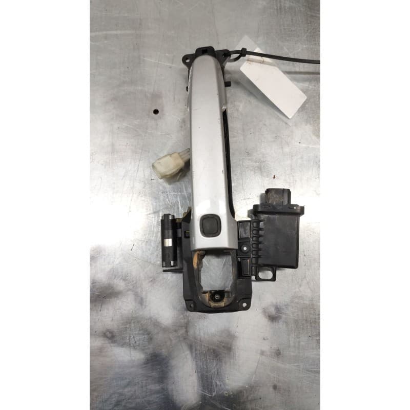 Recambio de maneta exterior delantera derecha para toyota yaris (_p13_) 1.4 d (nlp130_) referencia OEM IAM 8999130040 - Plata